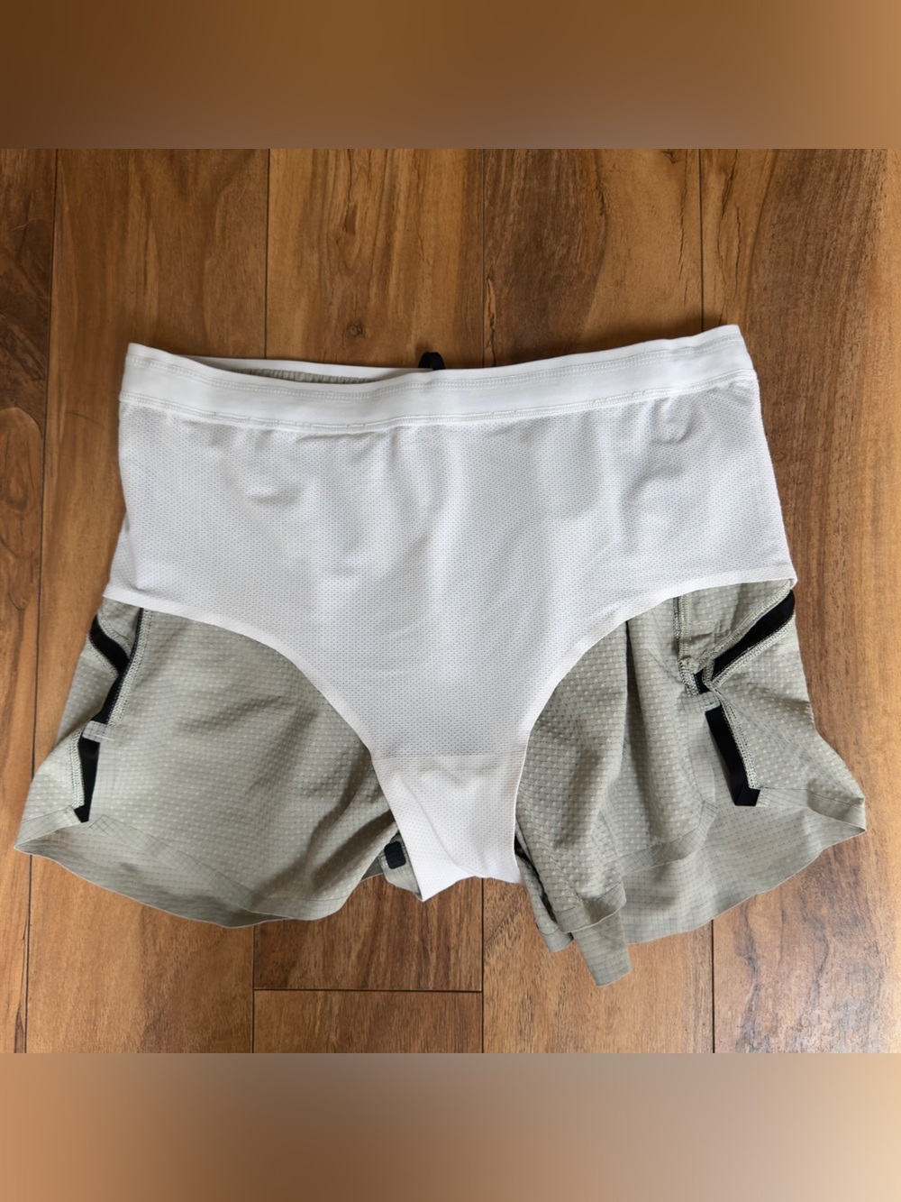 Lululemon High Rise Lined Running Shorts Women’s Medium Gray Sz Medium Gym Yoga - Picture 3 of 8